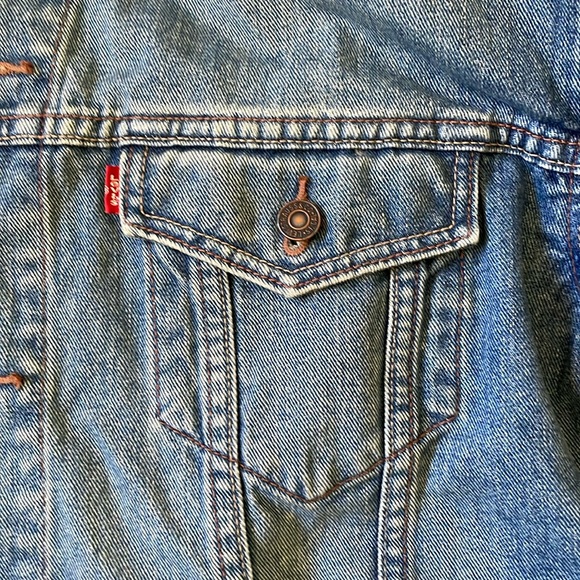 Levi’s Denim Jacket - Picture 2 of 6